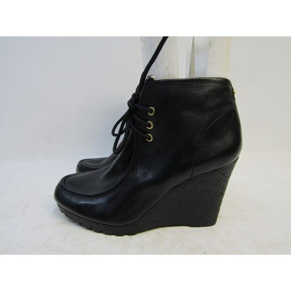 MICHAEL KORS Womens Size 7 M Black Leather Ankle Lace Up Fashion Boots Bootie - Picture 1 of 11